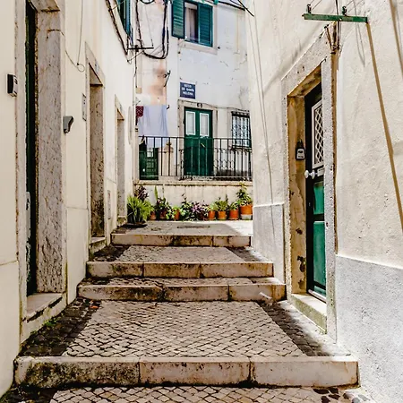 Апартаменты Visit Lisbon4fun - Alfama *
