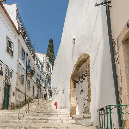 Visit Lisbon4fun - Alfama *